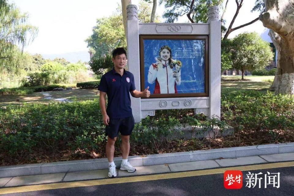 顶着炎炎烈, 葛见珠也是, 兰亚明与大