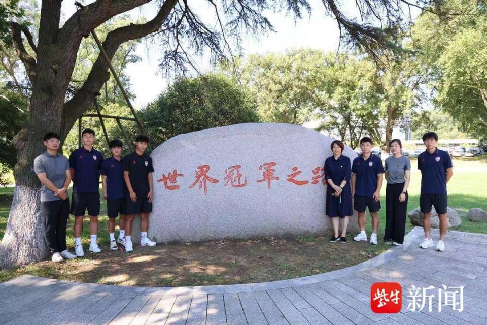 王俊飞, CbhkQ